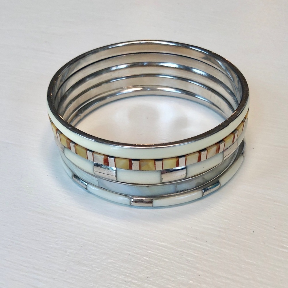 Assorted bangles - Picture 2 of 3